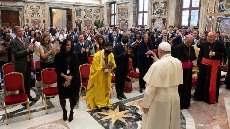 Ferenc pápa pénteken fogadta a Katolikus Törvényhozók Hálózatának résztvevőit, köztük a kitüntetett Novák Katalin családügyi minisztert  