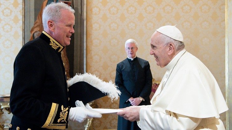 Ambassador Chris Trott presents his credentials to Pope Francis in September 2021