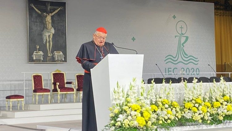 Dominik Duka bíboros, prágai érsek katekézist tart a budapesti Nemzetközi Eucharisztikus Kongresszuson