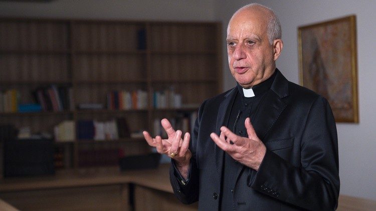 El Presidente del Pontificio Consejo, Monseñor Rino Fisichella