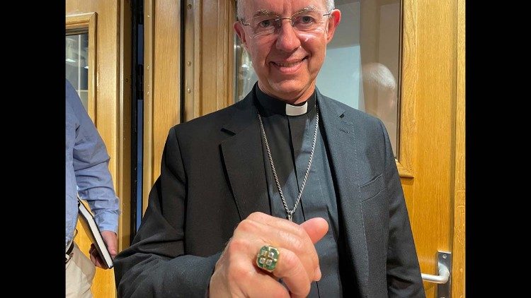 2021.10.06 Anglican Primate  Justin Welby Paul VI's  ring