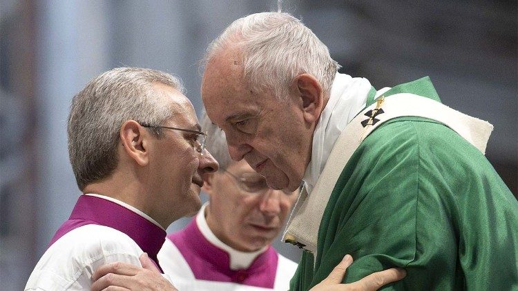 Popiežius Pranciškus ir mons. Diego G. Ravelli