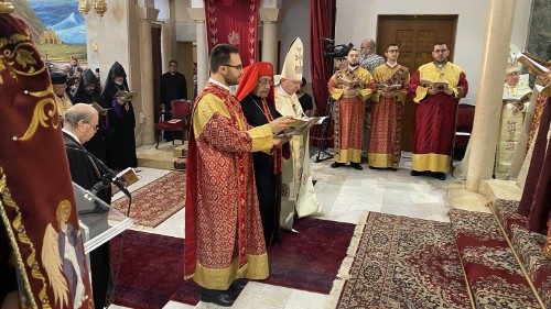 Intronisation du patriarche Minassian, «Le Liban souffre, je me mets à son service» 