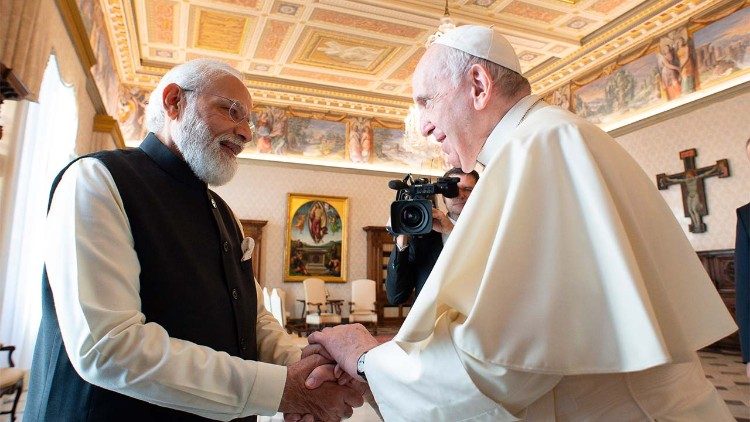 Pope Francis welcomes Indian Prime Minister Narendra Modi in the Vatican on October 31, 2021. 2021. 