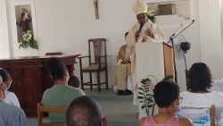 Dom Ildo Fortes,  Bispo de Mindelo durante a visita pastoral ao Sal