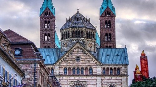 Bistum Speyer: Mehr als 2,3 Millionen Euro für Missbrauchsopfer