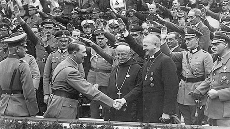 Adolf Hitler mit Kirchenvertretern in den dreißiger Jahren