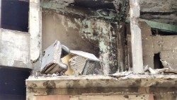 À Homs, un immeuble détruit par la guerre. 