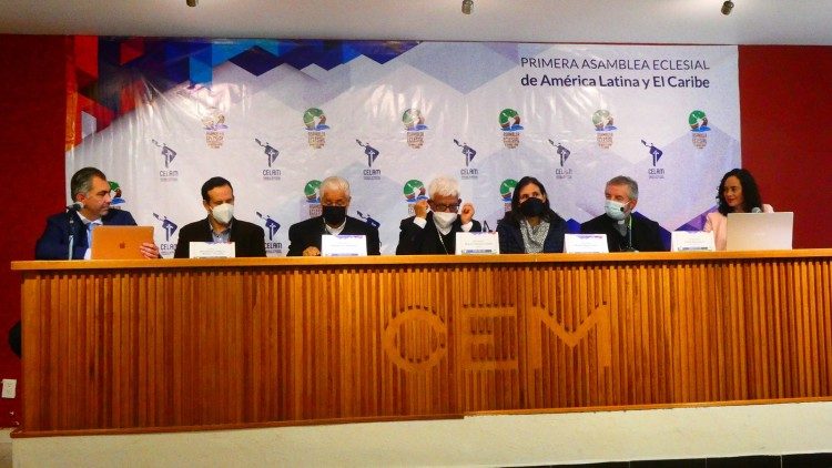 La conférence de presse de clotûre de l'Assemblée ecclésiale de l'Amérique Latine et des Caraïbes, à Mexico.