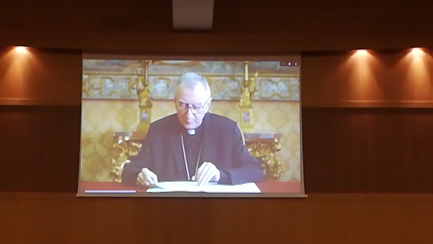 Il cardinale Parolin incoraggia i professionisti legali italiani a rimanere in contatto con le vittime