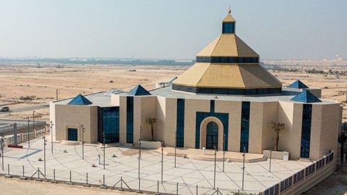 La catedral de Nuestra Señora de Arabia en Awali en Bahréin