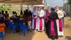 Mgr Paul Richard Gallagher durant sa visite au Soudan du Sud.