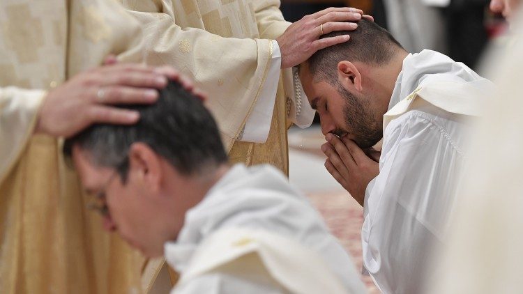 Un momento de la ordenación sacerdotal