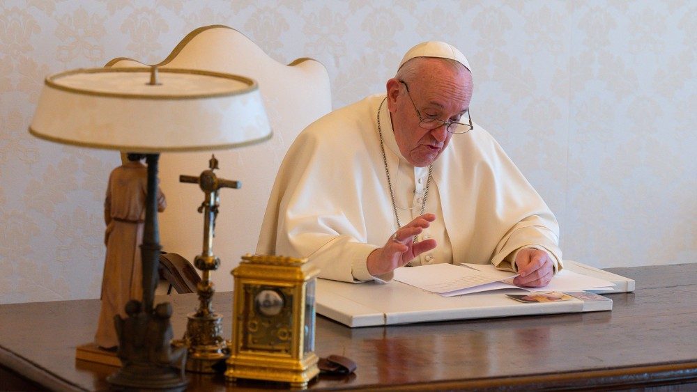 Os vídeos de oração do Papa atingiram 155 milhões de visualizações nas redes sociais 