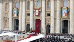2021.04.27 Foto su Messa di canonizzazione Giovanni Paolo II e Giovanni XXIII