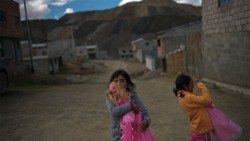 Bambini della zona di Cerro de Pasco in Perù