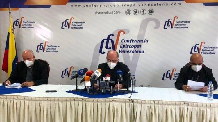 Conférence de presse de la CEV en janvier 2022.