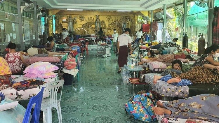 Кардинал Бо призвал христиан Мьянмы быть раненными целителями