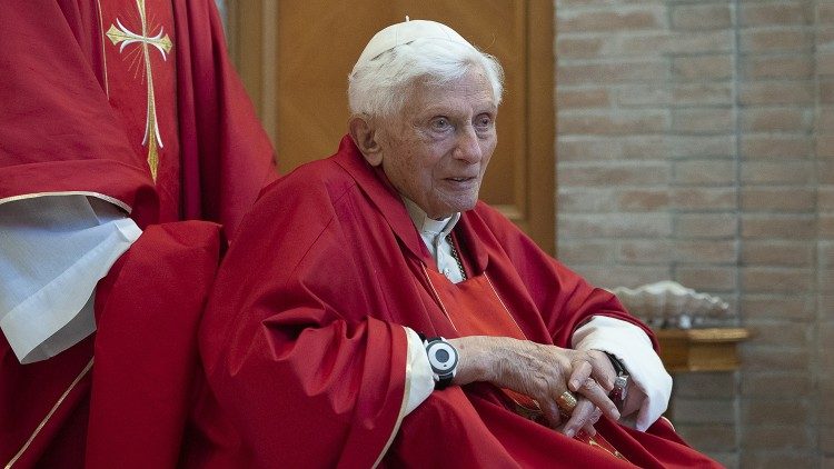 A nyugalmazott XVI. Benedek pápa