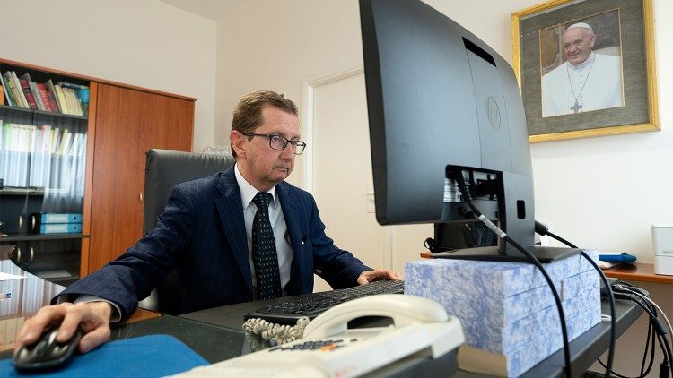 The auditor general, Alessandro Cassinis Righini, in his office