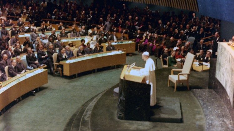 Papst Paul VI. - hier bei einer Rede vor der UNO in New York 1965 - beging 1968 erstmals einen kirchlichen Welttag des Friedens