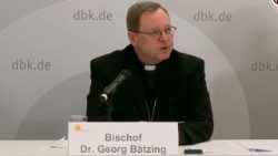 Leitet die deutsche Teilnehmergruppe: Bischof Georg Bätzing, Vorsitzender der DBK