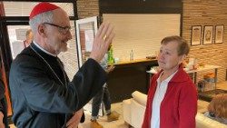 Le cardinal Michael Czerny rencontre des réfugiés ukrainiens