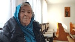 Nadiejda, 81 Jahre, ukrainische Uroma, die mit Enkeln nach Rumänien floh