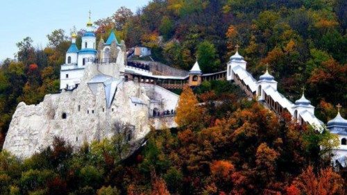 Ukraine: le monastère de la Sainte Dormition détruit par les bombes 