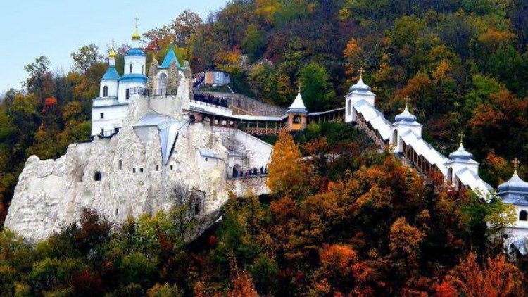 Le monastère orthodoxe de la sainte Dormition Sviatogorsk, dans la région de Donetsk en Ukraine. 