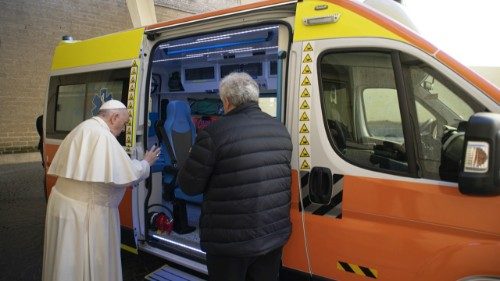 Le Pape offre une ambulance à l'Ukraine