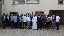 Des participants à l’atelier de réflexion sur le partenariat et le leadership local organisé par Caritas Côte d’Ivoire et le Bureau Régional Afrique de l’Ouest de Catholic Relief Services (mars 2022)