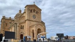 2022.04.02 Gozo -  Santuario mariano di Ta’ Pinu con  mosaici di padre Rupnik (Malta)