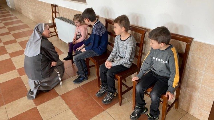 Rumunia: karmelici pomagają uchodźcom z Ukrainy