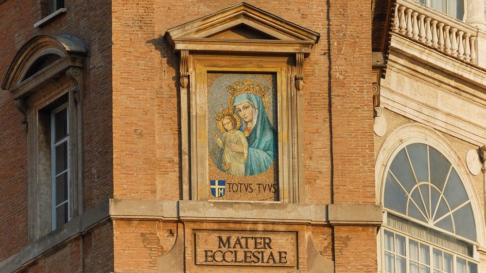 Matka Cirkvi - Mater Ecclesiae, mozaika nad Vatikánskym námestím