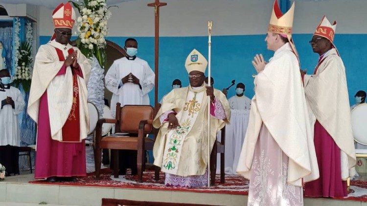 2022.05.09 Ordination épiscopale de Mgr Richard Kazadi, nouvel évêque de Kolwezi (RD Congo)