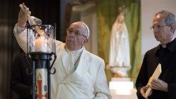 Franziskus im Mai 2017 bei seinem ersten Besuch in Fatima