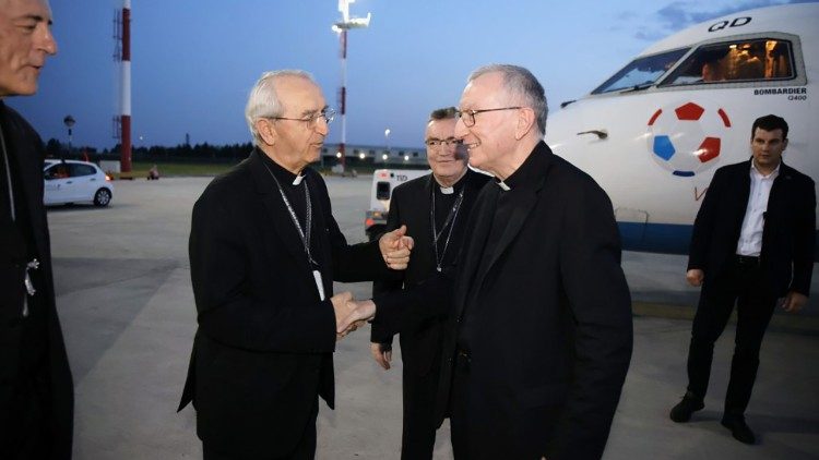 Vatikánský státní sekretář kardinál Pietro Parolin přiletěl do Chorvatska