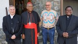Radio Horeb-Chef Pfarrer Richard Kocher, Kardinal John Onaiyekan, Diakon Michael Wielath und Joseph Kimu ais Lilongwe/Malawi