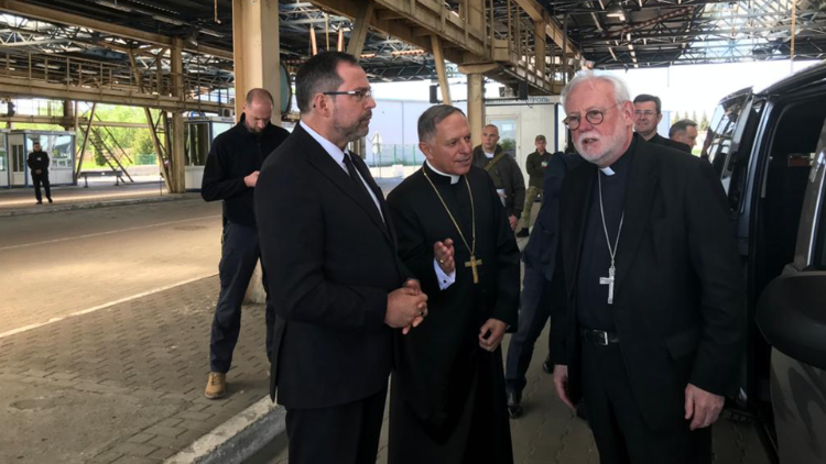 Archbishop Gallagher is welcomed into Ukraine