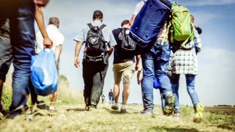 Grupo de migrantes en camino hacia la frontera con los Estados Unidios.