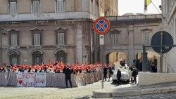 2022.05.21 Papa con i cresimandi di Genova