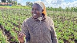 Lucy Wanza, pequena irmã de São Francisco na Fazenda da Divina Misericórdia em Nakuru- Quênia