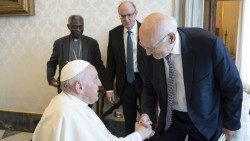 Папа Францішак і прафесар Стэфана Дзаманьі