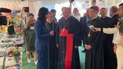 Momentos de visita del Cardenal Leonardo Sandri en Rumania