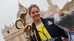 Sara Carnicelli, 27 anni, correrà i 5000 metri a Malta insieme a Emiliano Morbidelli, 44 anni