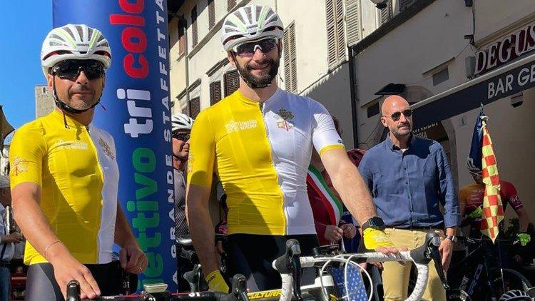 I ciclisti di Athletica Vaticana-Vatican Cycling 