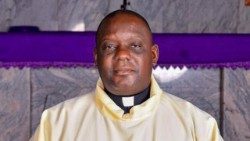 2022.06.27 Padre  Vitus Borogo wa Jumuiya Katoliki ya Chuo Kikuu cha Jimbo la Kaduna nchini Nigeria ameuawa
