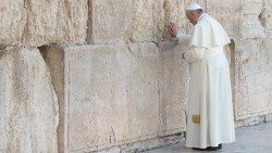 البابا فرنسيس: الحوار بين الأديان، ترياق ضدّ التطرف 