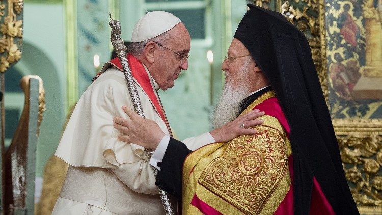 Spotkanie Papieża z patriarchą podczas podróży apostolskiej do Turcji w 2014 r.
